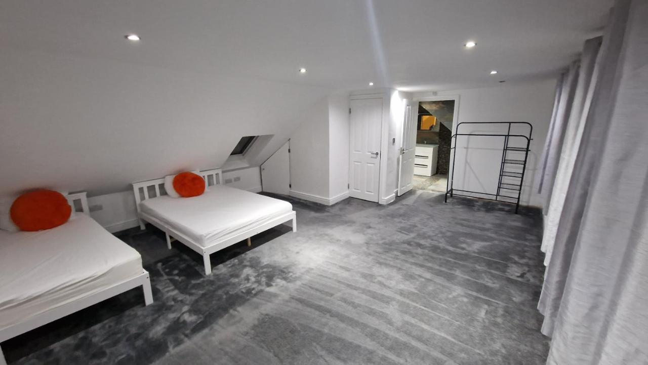 Comfort Sleep - Rooms With Shared Facilities Windsor Exterior foto